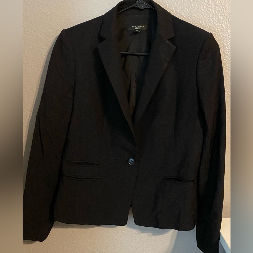 Ann Taylor black blazer